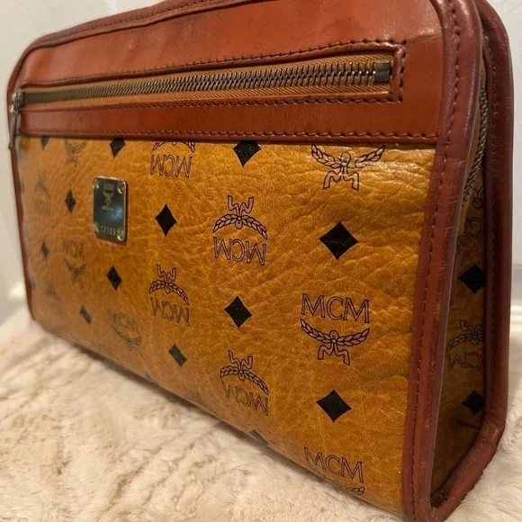 MCM VICETOS LEATHER CLUTCH - Picture 4 of 16